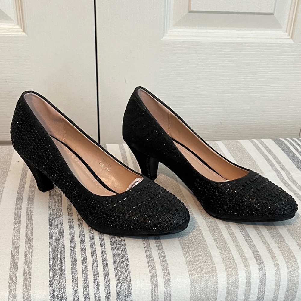 Black Women's Heels - Picture 2 of 7